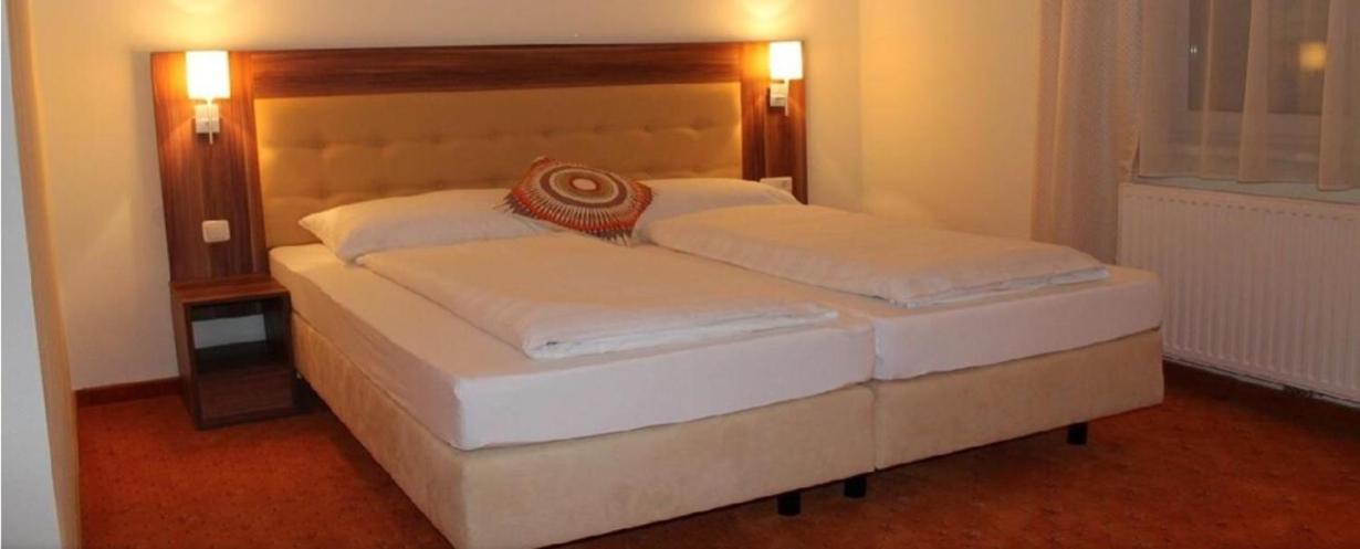 Stiftshotel Garsten Steyr Bagian luar foto