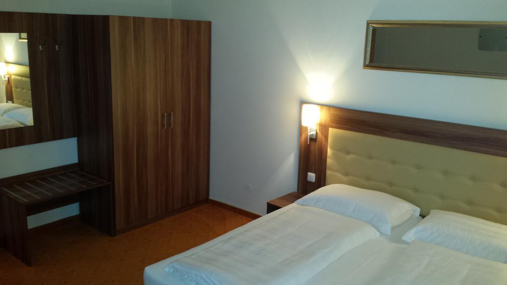 Stiftshotel Garsten Steyr Ruang foto