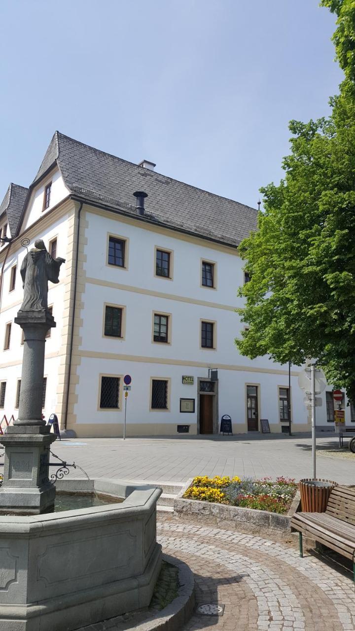 Stiftshotel Garsten Steyr Bagian luar foto