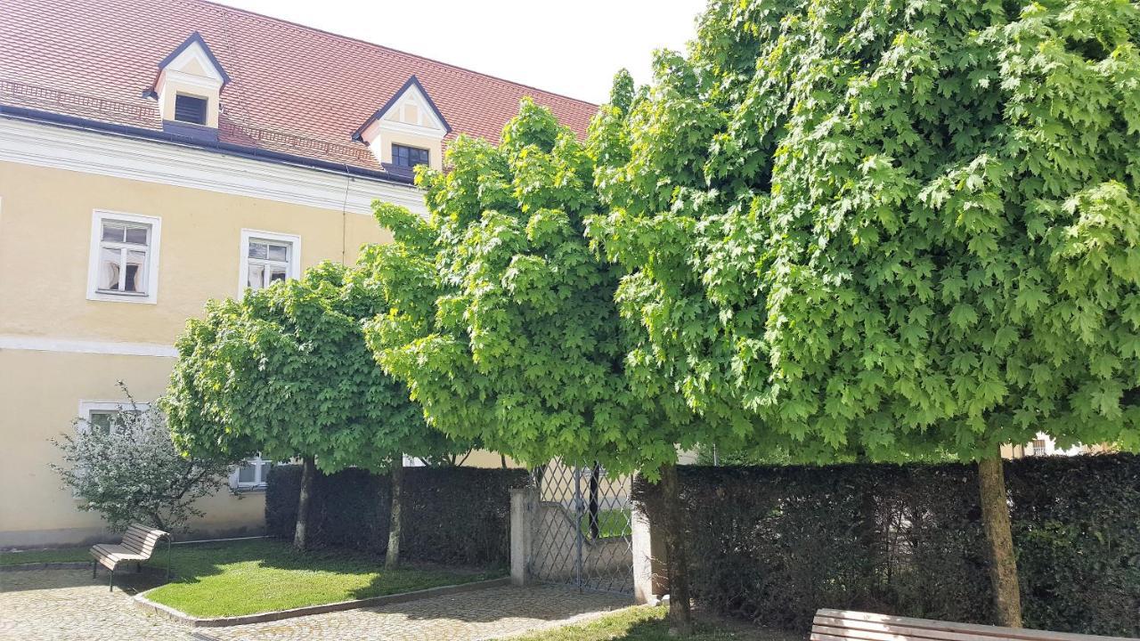 Stiftshotel Garsten Steyr Bagian luar foto