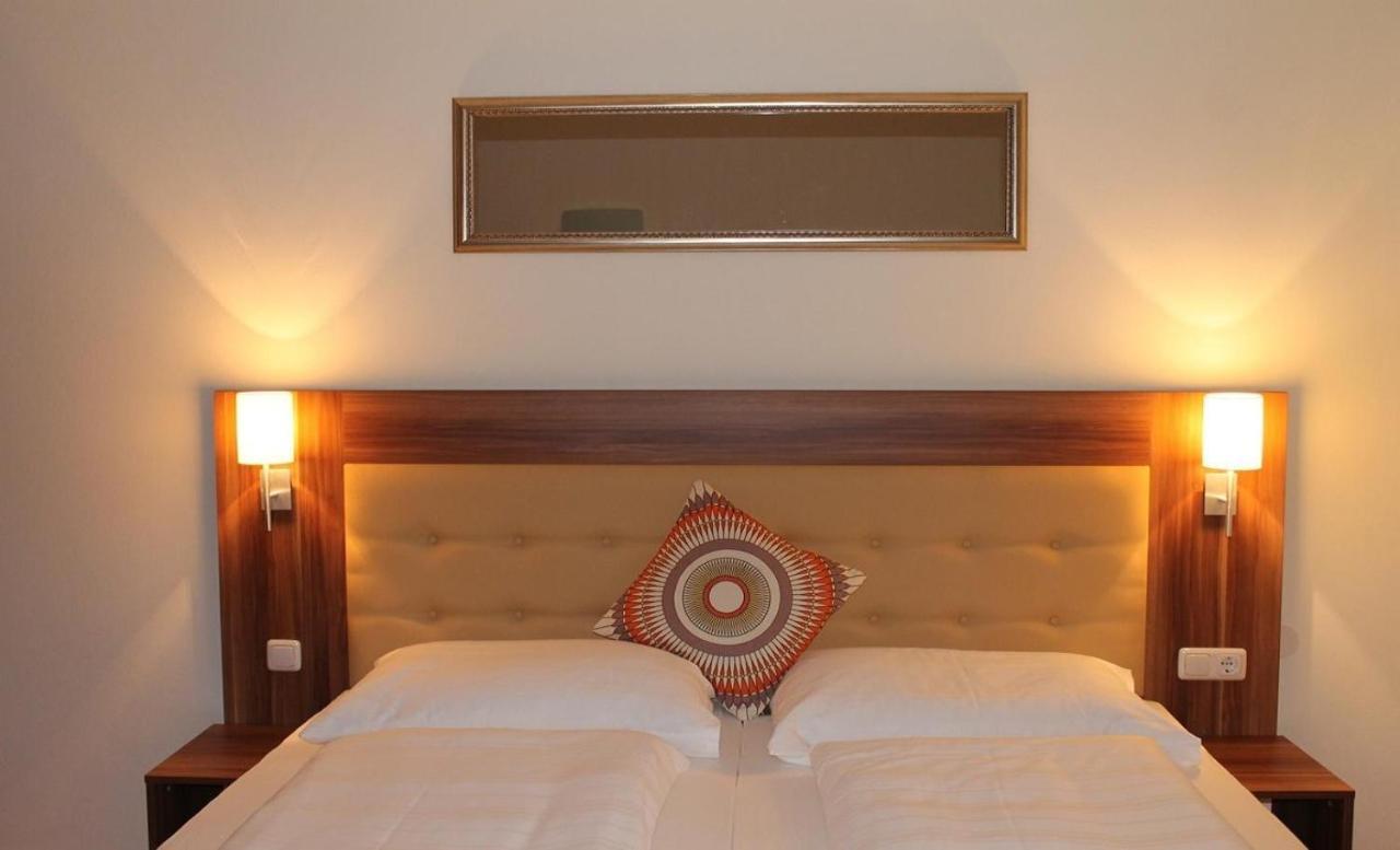 Stiftshotel Garsten Steyr Bagian luar foto