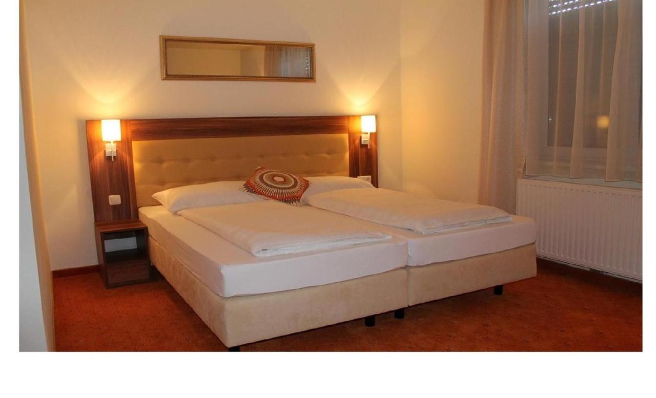 Stiftshotel Garsten Steyr Bagian luar foto